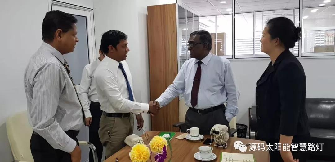 總統、發展局主席齊齊發聲，源碼火遍這個國家