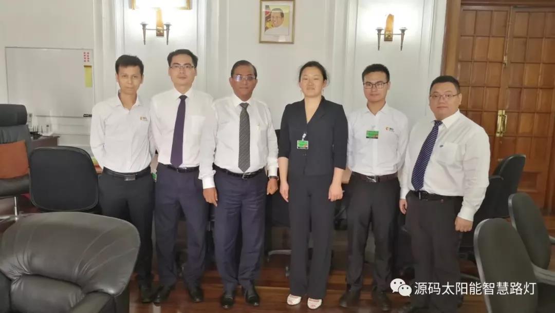 總統、發展局主席齊齊發聲，源碼火遍這個國家